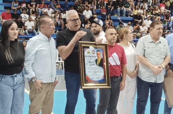 Maicol Genao recibo doble reconocimiento